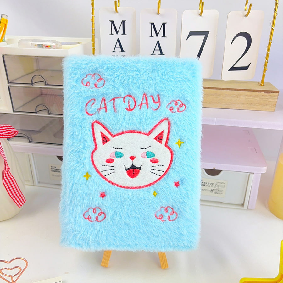 O caderno de pelúcia A5 Cute Cat Day Diary é o companheiro de escrita mais reconfortante para reflexão diária e captura criativa?